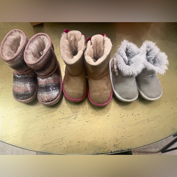 Toddler Uggs size 7 - Picture 1 of 6
